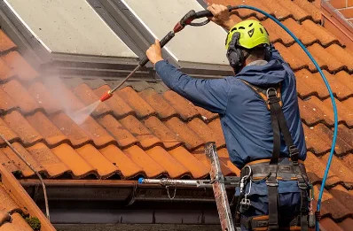 Démoussage et hydrofuge de toiture à Loupian